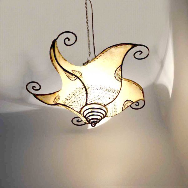 Henna-Deckenlampe aus Leder Kraken Natur